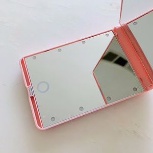 Impressions Vanity Light Up Compact Mirror